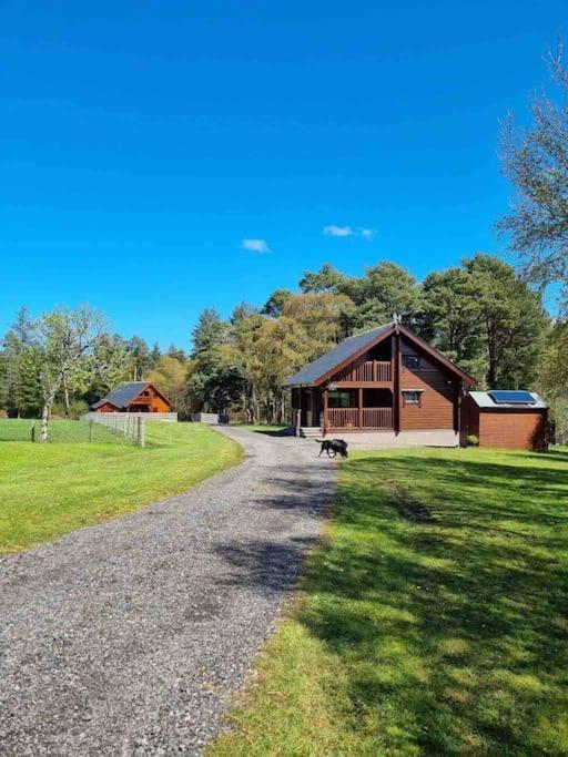 Red Squirrel Log Cabin With Hot Tub Keith Exterior photo