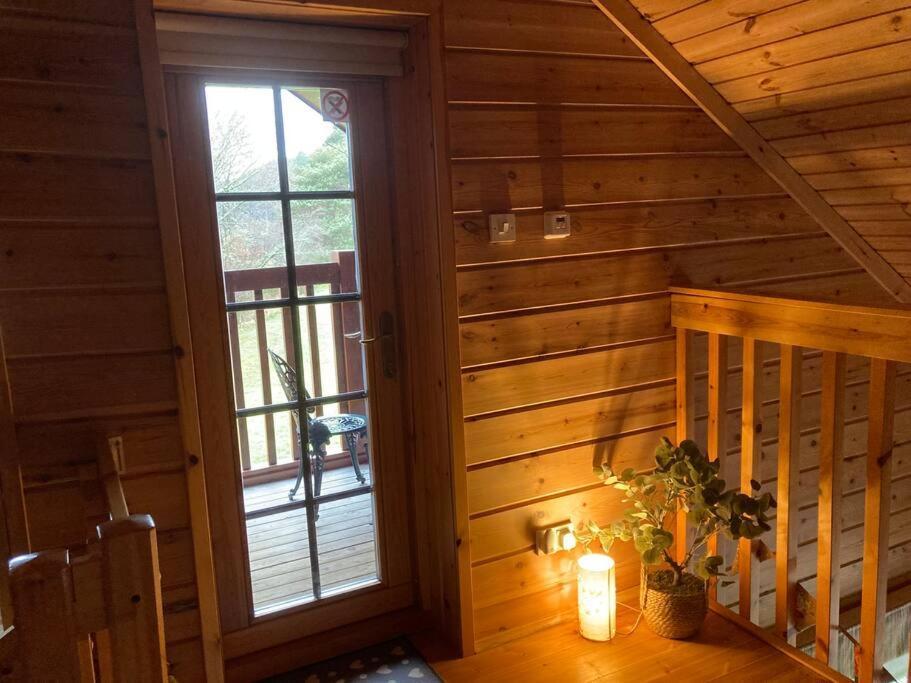 Red Squirrel Log Cabin With Hot Tub Keith Exterior photo